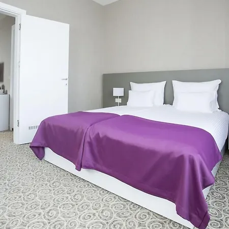Radisson Red Hotel 4*