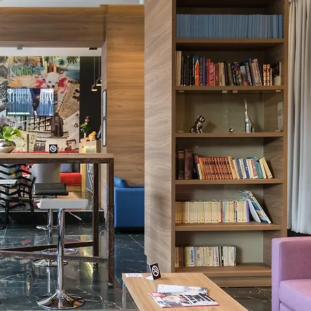 Radisson Red Hotel 4*