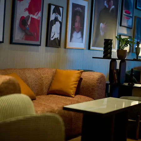 Radisson Red Hotel