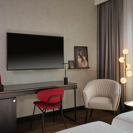 Radisson Red Hotel 4*