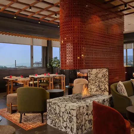 Hotel Radisson Red 4*