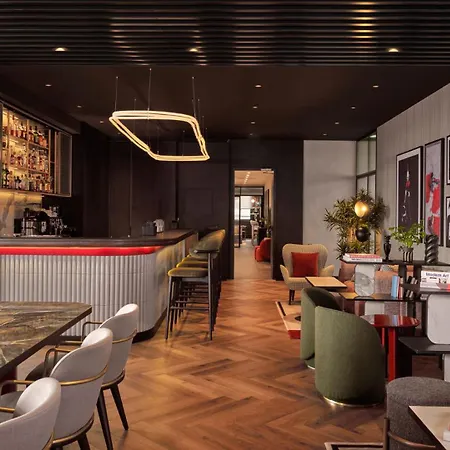Radisson Red 4*