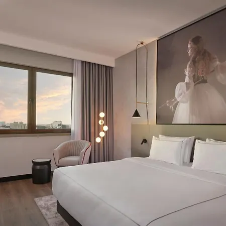 Radisson Red 4* Beograd