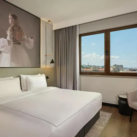 Radisson Red Hotel