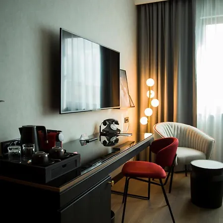 Radisson Red Hotel 4*