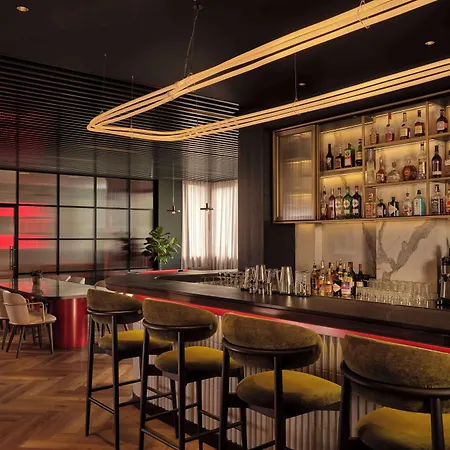 Radisson Red Hotel 4*