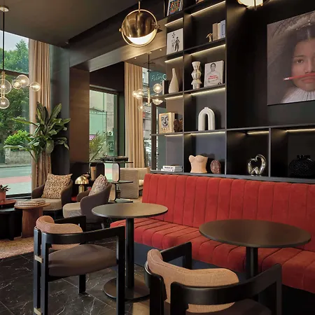 Radisson Red Hotel 4*