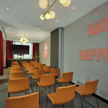 Hotel Radisson Red 4*