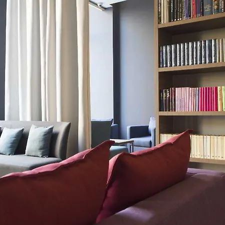 Radisson Red Hotel