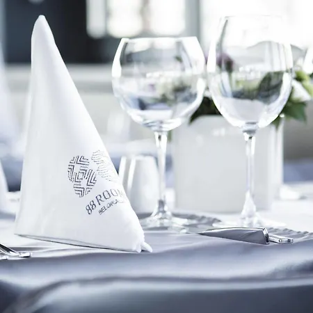 Radisson Red 4*
