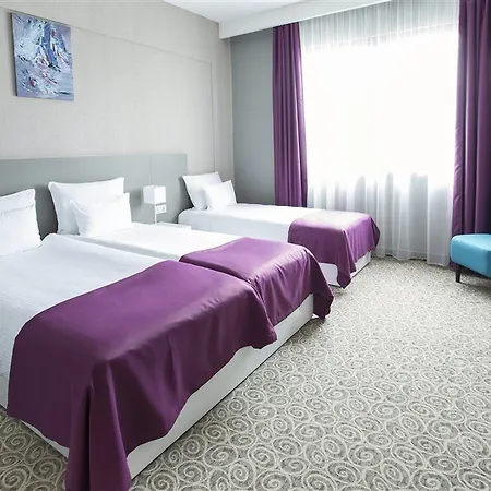 Hotel Radisson Red 4*