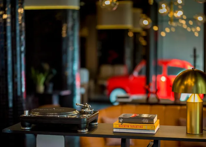 Radisson Red 4* Βελιγράδι