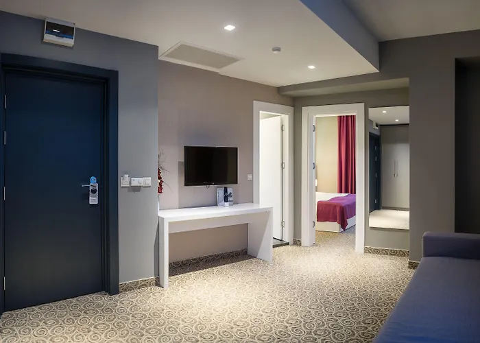 Ξενοδοχείο Radisson Red Βελιγράδι